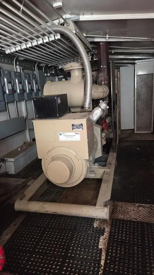 USED CUMMINS/STAMFORD 300KW DIESEL GENERATOR