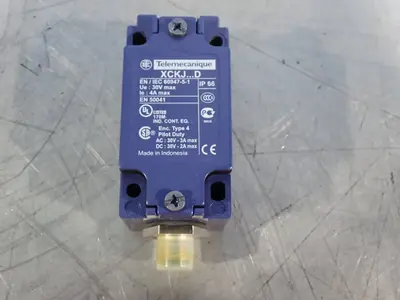 Used TELEMECANIQUE ZCKJ1D Relays & Switches Ohio US | HGR 24 #911943