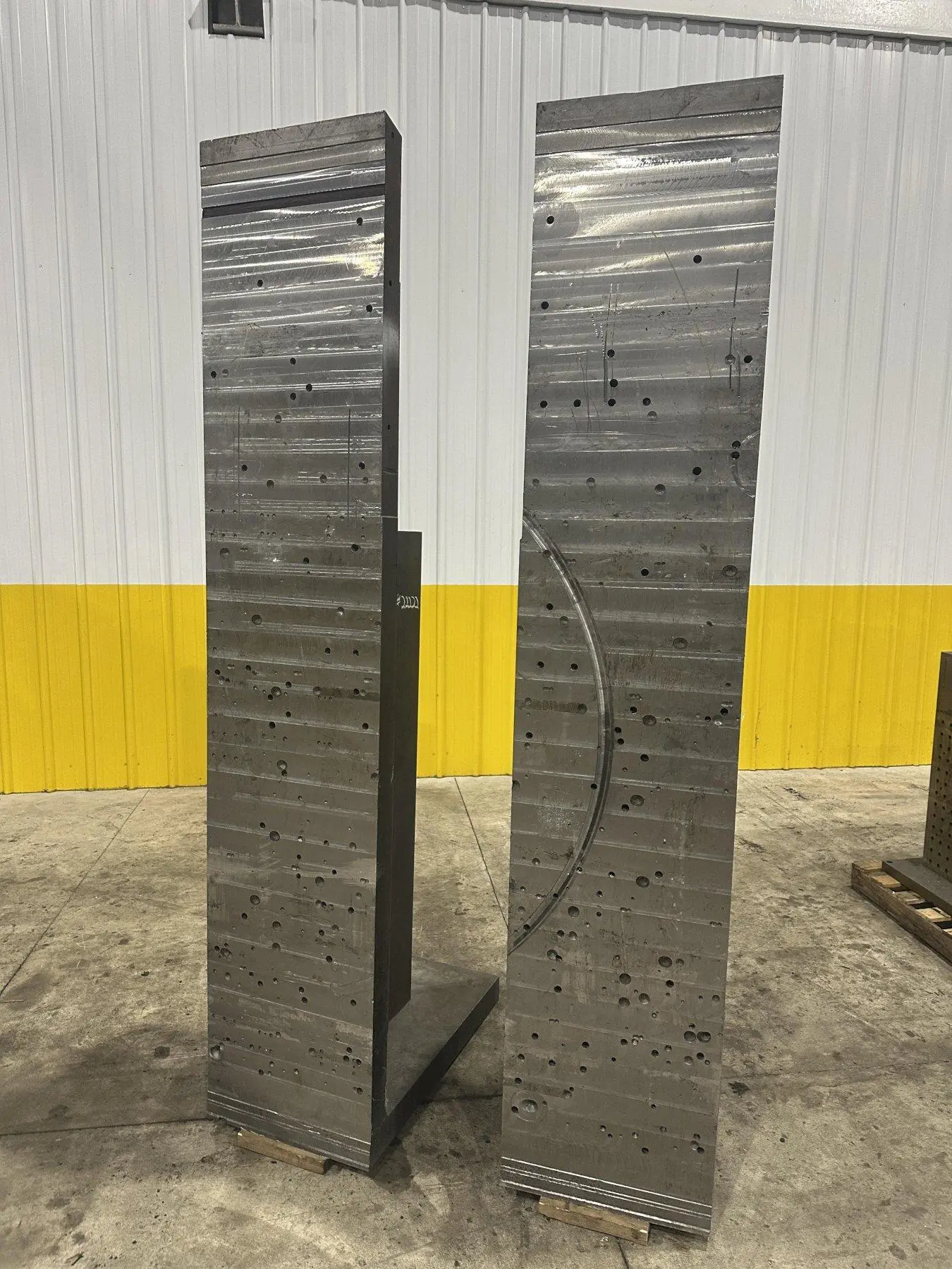 20" W X 36" X 100" HIGH PAIR OF 2 STEEL ANGLE PLATES: STOCK #22222