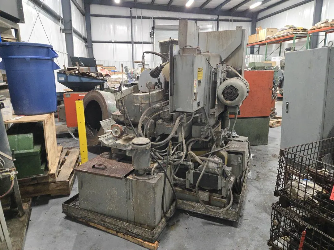 Cincinnati Milacron Heald 261 Grinder w/ Chuck-Tron Controller