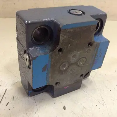 USED VICKERS CVCS25D1S210S19