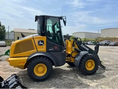 USED 2023 Deere 324 P-TIER