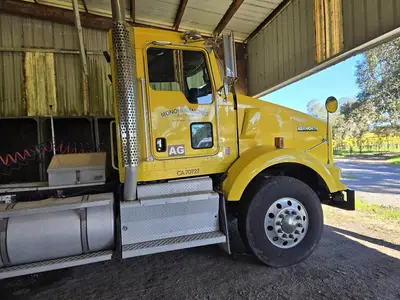 USED 2014 KENWORTH T800