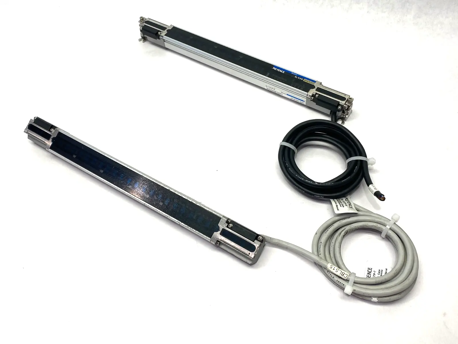 Used KEYENCE Safety Light Curtain Transmitter & Receiver Set HEAVILY SCUFFED Light Curtains & Grids Michigan US | Maverick Industrial Sales #1392431