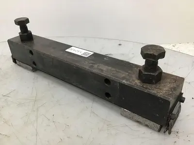 USED CINCINNATI MILACRON 5042895