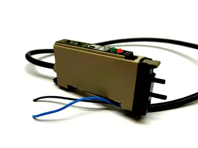 Used Omron Teaching Photoelectric Sensor Photoelectric Sensors Michigan US | Maverick Industrial Sales #1390914