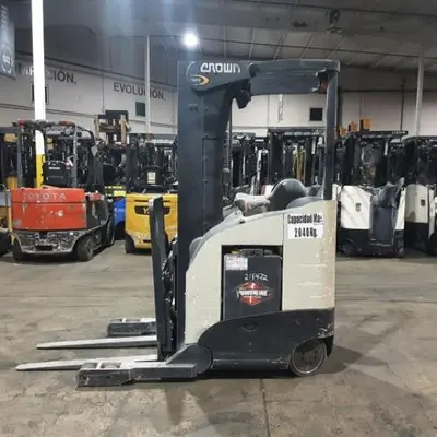 USED 2019 CROWN RR5725-45