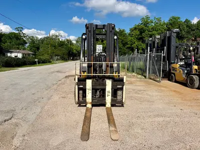 Used 2013 YALE GLP100VX Internal Combustion Forklifts: Pneumatic Tire Texas US | TB Forklifts #1274938