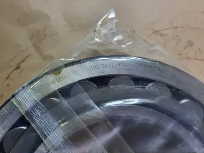 NEW SKF 23228 CC/W33