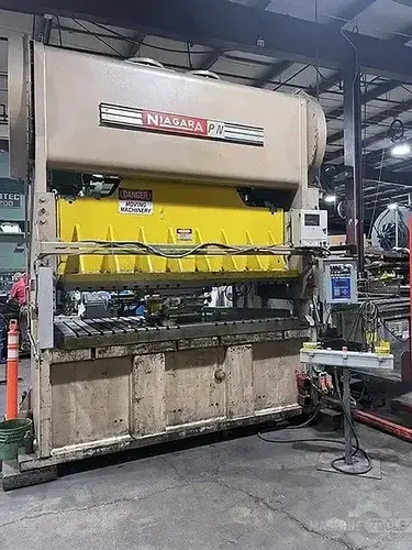 Used 1970 NIAGARA PN-335-96X48 Straight Side Presses Illinois US | Machine Tool Bids 4 #174391