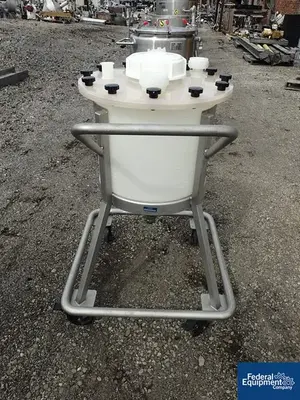 Unknown 17 Gal Tank, Plastic