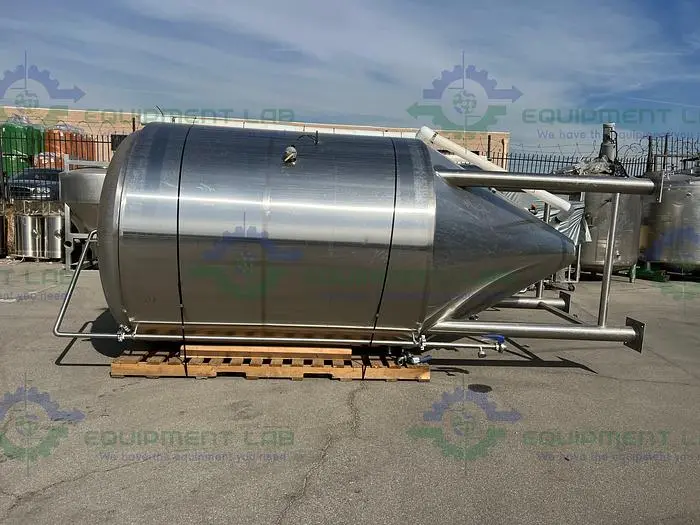 Used LMC 2100 GALLON STAINLESS STEEL JACKETED FERMENTATION TANK Jacketed Tanks | Equipment Lab #486222