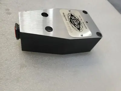 DESTACO 800 Pneumatic Retractor Clamp
