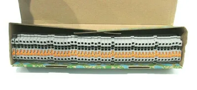 LOT OF 50 NEW PHOENIX CONTACT TERMINAL BLOCKS 3046141 UT4MTEX