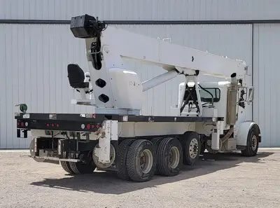 Peterbilt 365 Truck with Altec AC38-127S Crane