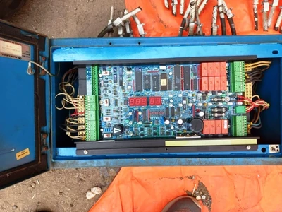 (5) Alfa-Laval EPC-41 control units.