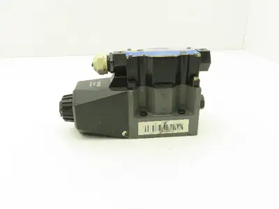Tokimec Vickers DG4V-5-2A-M-P7L-H-7-40 Directional Solenoid Valve 24VDC