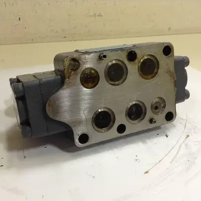 USED VICKERS DG4V-3-6C-M-U-HL7-60