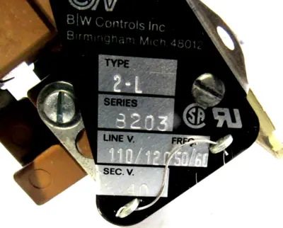NEW B/W CONTROLS 2-L 8203 LIQUID LEVEL CONTROL 2L8203