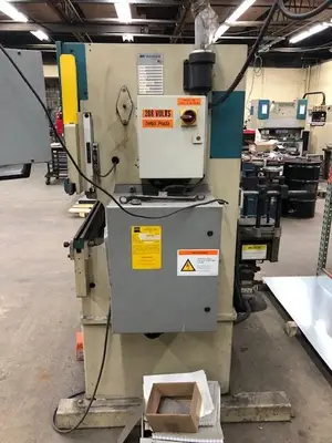 USED 1998 PREMIER 425