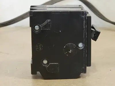 USED SQUARE D HOM230