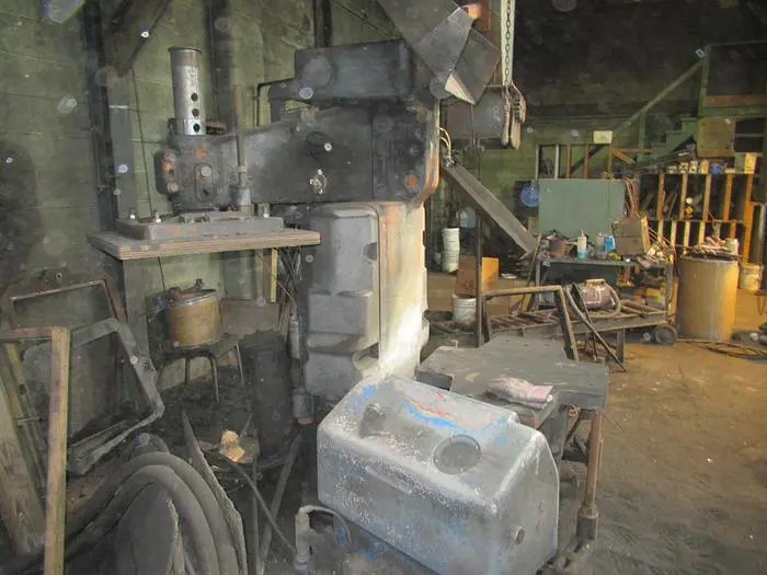 Used BMM V 1982 COPE & DRAG MACHINE Foundry Molding Machines | World Equipment and Machine Sales #394640