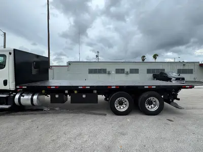 Used 2018 FREIGHTLINER CASCADIA Conventional trucks Florida US | Truck and Van Outlet #1509230