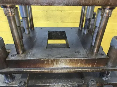 12 TON AIRAM 4-POST DUAL VALVE CUTOFF PRESS: STOCK #13723