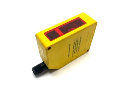 USED BANNER ENGINEERING ADJUSTABLE FIELD VISIBLE RED UNIVER VOLT SENSOR