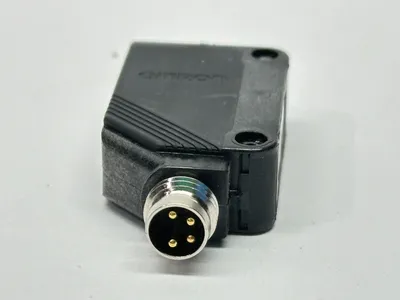 USED OMRON PHOTOELECTRIC SENSOR 0.5-2M MALE M8 4-PIN PNP