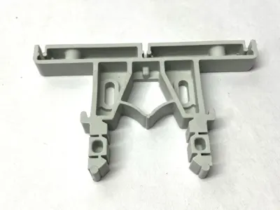 USED LEGRAND DIN RAIL MOUNT INSULATED SUPPORT LOT OF 4