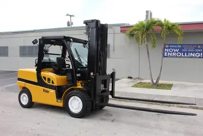 Used 2017 YALE GLP120VX Internal Combustion Forklifts: Pneumatic Tire Florida US | Truck and Van Outlet #1509244