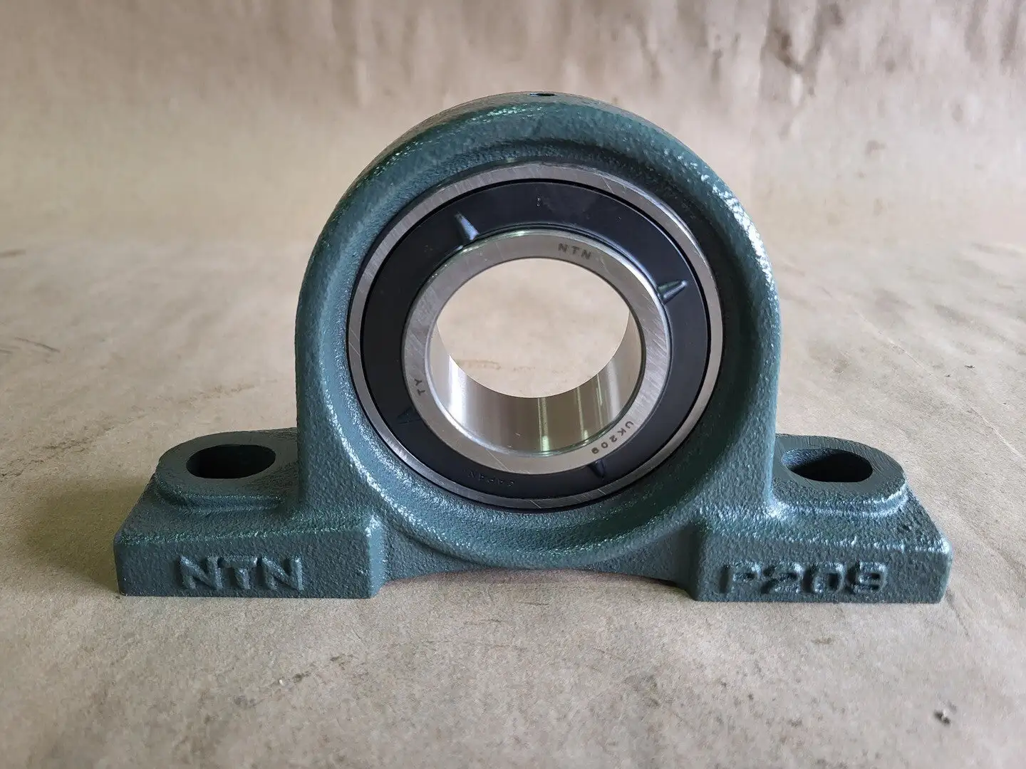 NEW NTN UKP209D1