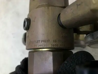 Air Products E12BN145ACGA Pressure Regulator Valve Brass Gas