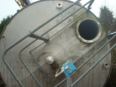 20,000L S/S Vertical Enclosed Tank