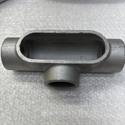 NEW CROUSE-HINDS 1 1/2 TB-57  1 1/2 T 57