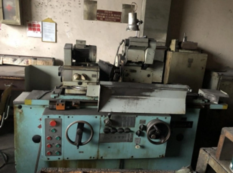 TOS Hostivař Universal Cylindrical Grinder, in good working condition, visible under power