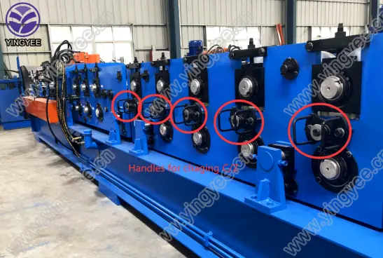 Automatic C/Z Purlin Machine with Universal Cutter in China