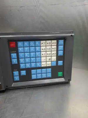 USED FANUC A02B-0091-C082 MDI/CRT UNIT W/A61L-0001-0092 DISPLAY MONITOR