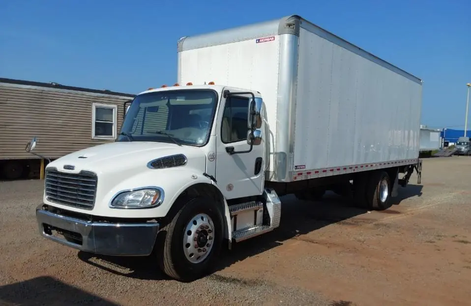 USED 2022 FREIGHTLINER M2-106