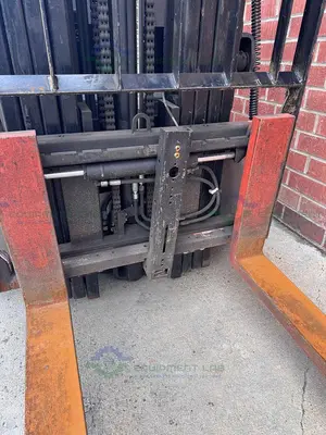 USED TOYOTA 8FBCU25 ELECTRIC FORKLIFT  5000 LBS CAPACITY 4 STAGE MAST W/ CHARGER