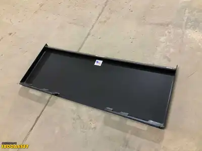 New Tomahawk skid steer quick attach plate