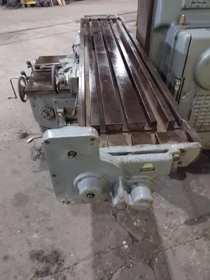 #4 K&T MILWAUKEE MODEL # 420 TF-17 HORIZONTAL MILL: STOCK #18926