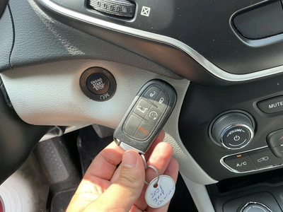 USED 2021 JEEP CHEROKEE