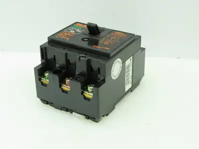 Fuji Electric EA33 BB3AEA-005 Auto Circuit Breaker 5-Amp 3-Pole 220/460V 50/60Hz