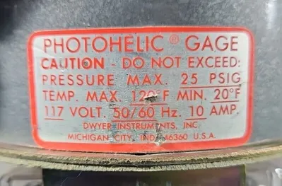 DWYER PHOTOHELIC PRESSURE Max 25PSIG Cat 3002C Gauge Loc6E-18
