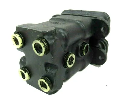 NEW DOOSAN RCVDSC4015A PILOT VALVE 2420-9617A 1936657