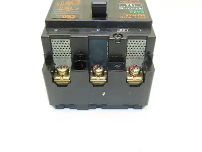 Fuji EA33 Circuit Breaker 15A 460VAC 3-Pole Lot of 4