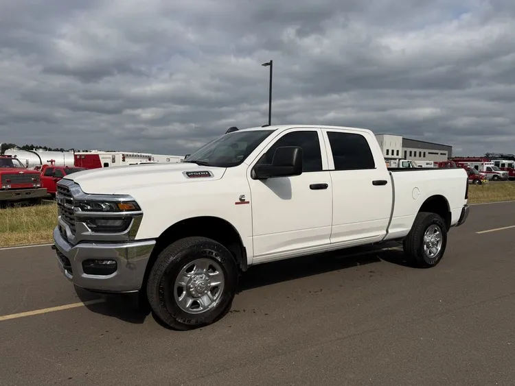 New | in-Stock 2025 RAM 2500 HEAVY DUTY CREW 4X4 Pickup Trucks Minnesota US | Carco Truck & Equipment #1513850