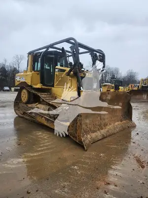 USED 2016 CATERPILLAR D6T XL